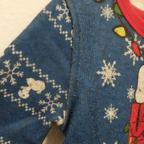 Snoopy Christmas Sweater - Picture 9 of 11